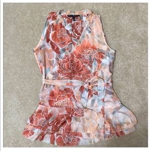 Very cute WHBM floral blouse